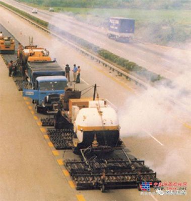 道路施工与养护机械分类（十一） 旧路面材料再生机械 - 路面机械